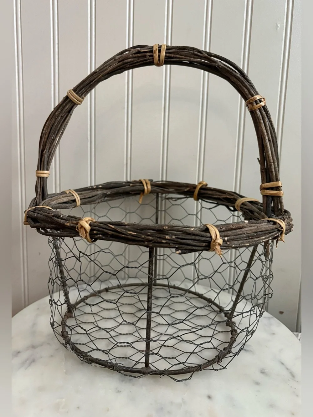 Vintage Wicker & Chicken Wire Rustic Basket Egg Gathering Garden Primitive VTG